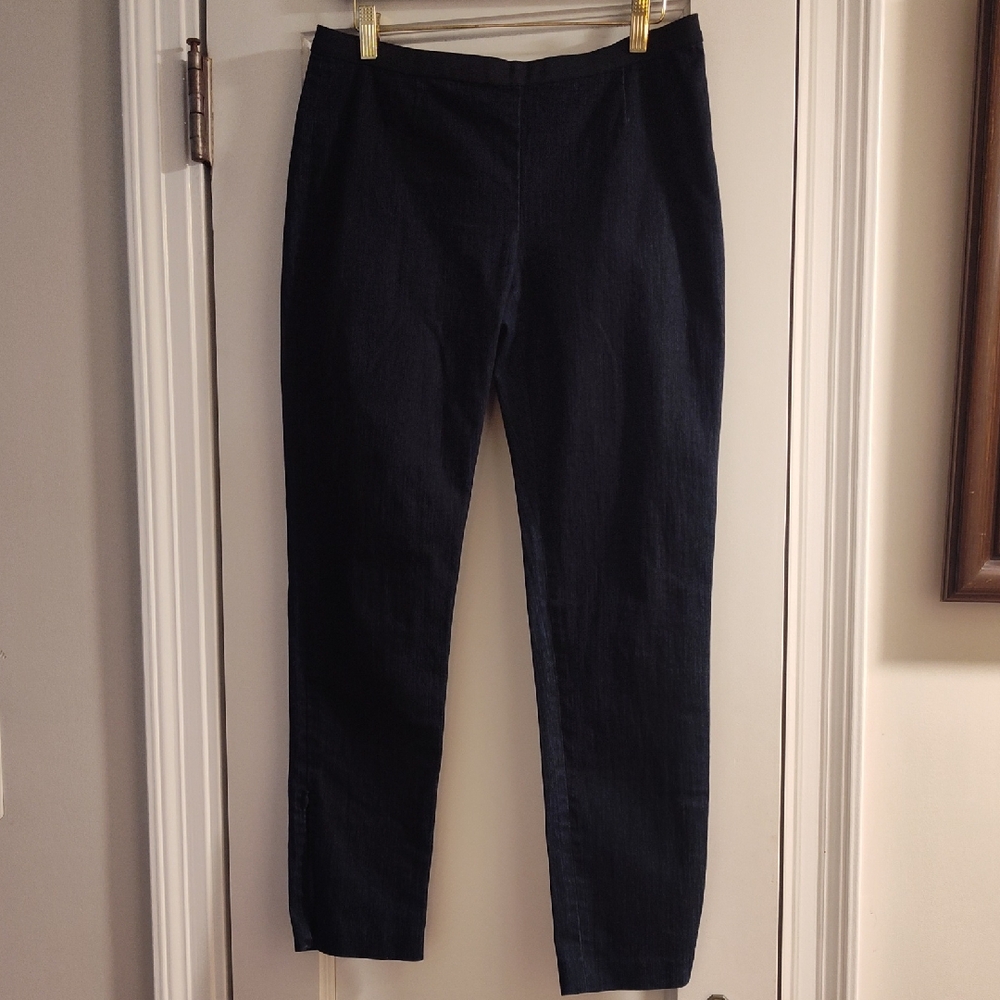 Tahari Women's Straight Leg Jeans in Deep Indigo. Zips at Ankle. Size 6